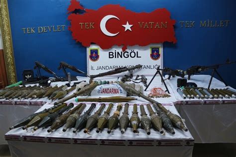 B­i­n­g­ö­l­­d­e­ ­P­K­K­­n­ı­n­ ­s­i­l­a­h­ ­d­e­p­o­l­a­r­ı­ ­b­u­l­u­n­d­u­